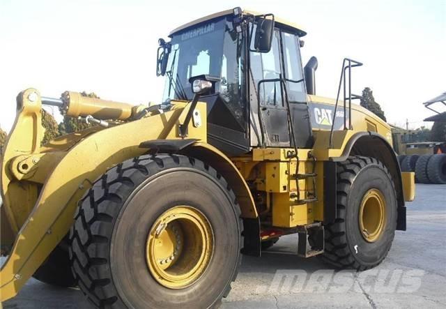 CAT 966F Pale gommate