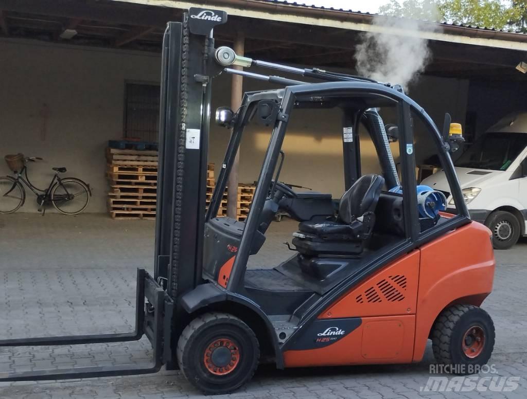 Linde H 25 T - 02 Carrelli elevatori GPL
