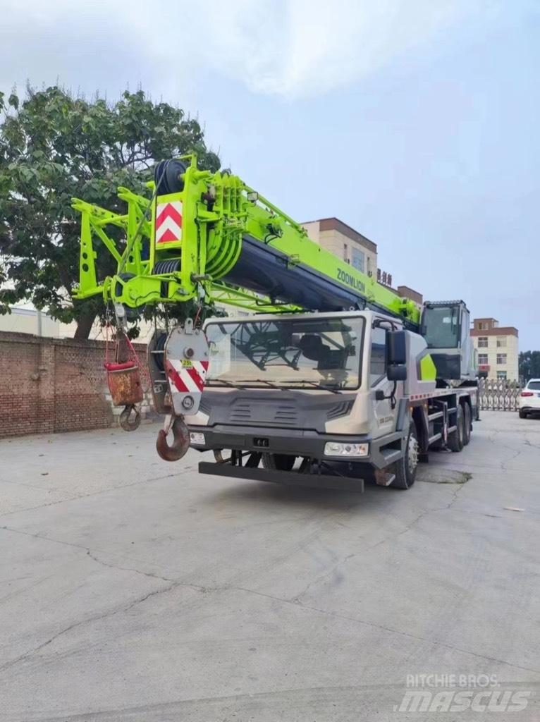 Zoomlion QY25H Gru per tutti i terreni