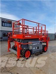 SkyJack SJ 6832 RT Piattaforme a pantografo