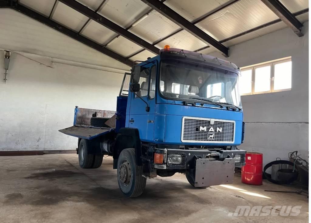 MAN 18-232 Camion ribaltabili