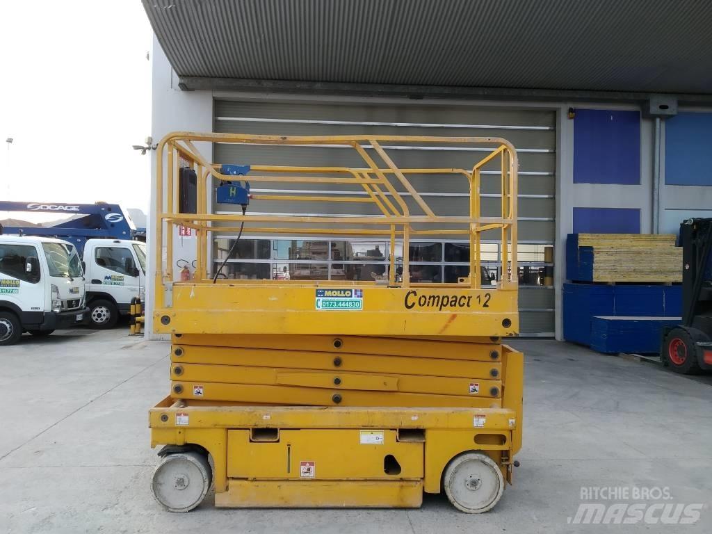 Haulotte Compact 12 Piattaforme a pantografo