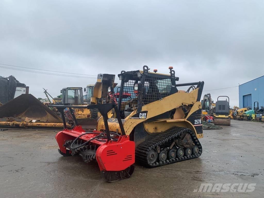 CAT 257 B Mini Pale Gommate