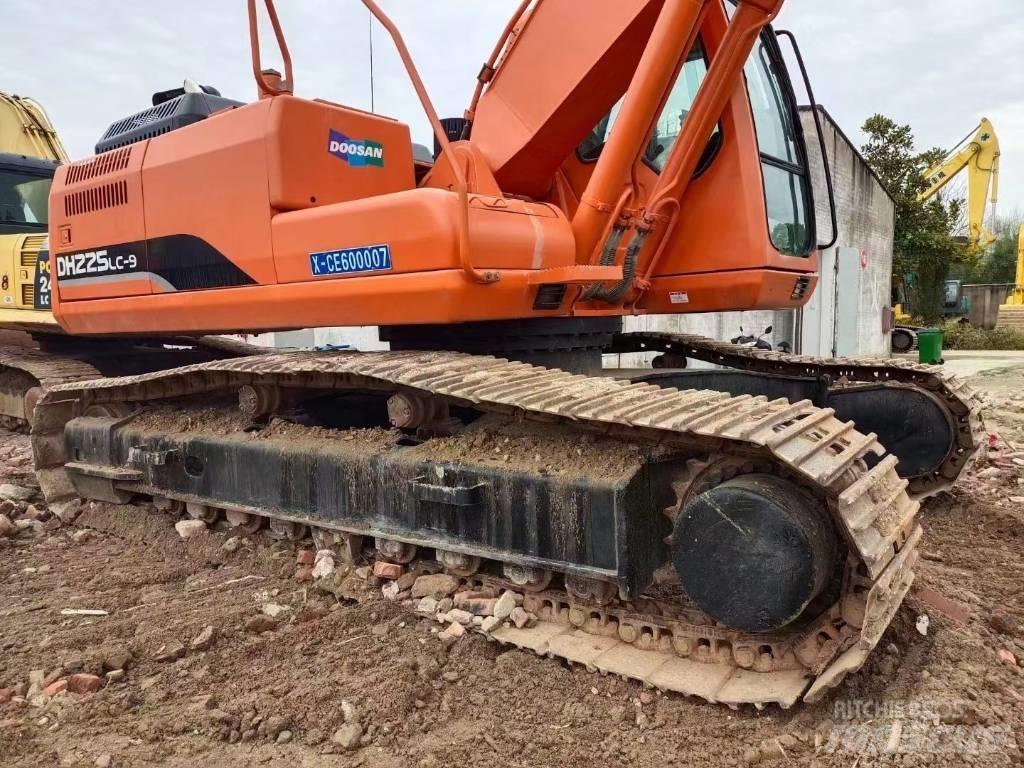 Doosan DX 225LC-9C Escavatori cingolati