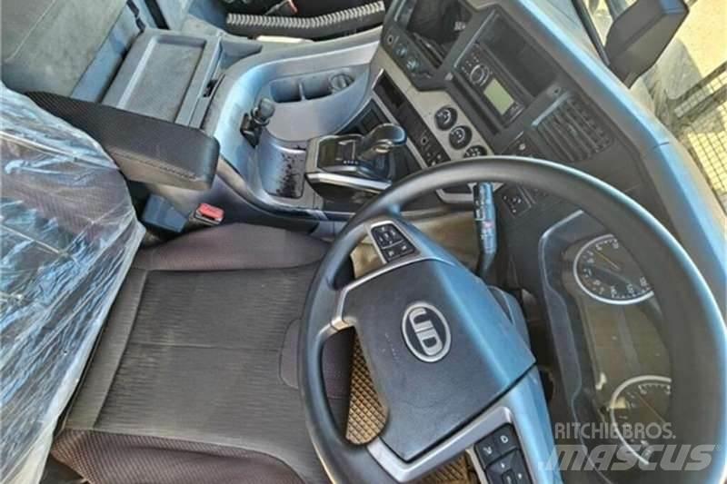 UD TRUCKS QUON Camion altro