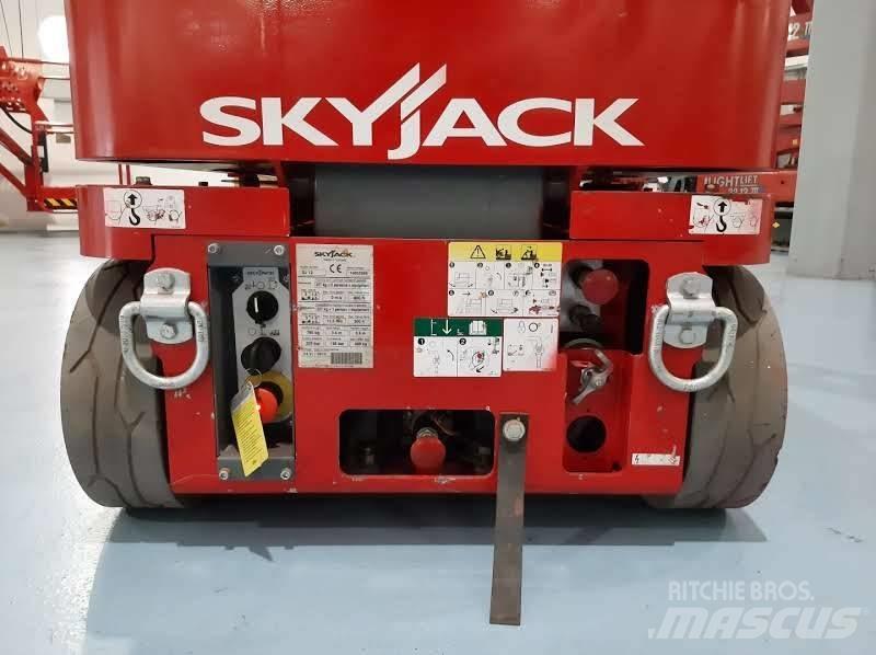SkyJack SJ 12 Sollevatori verticali