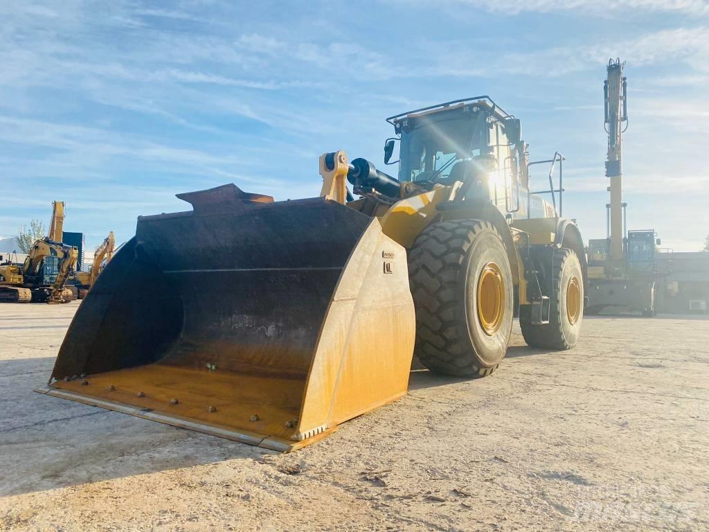 CAT 972mxe Pale gommate