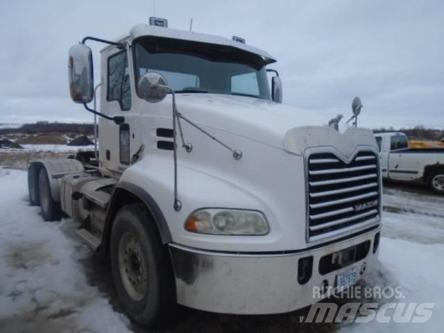 Mack CXU 613 Motrici e Trattori Stradali