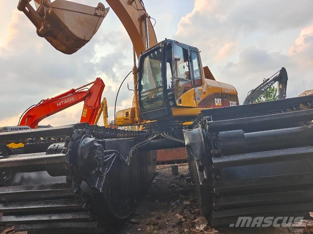 CAT 320 C Escavatori anfibi