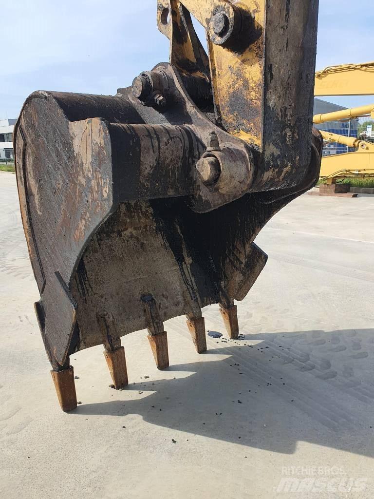 CAT M 318 Escavatori gommati