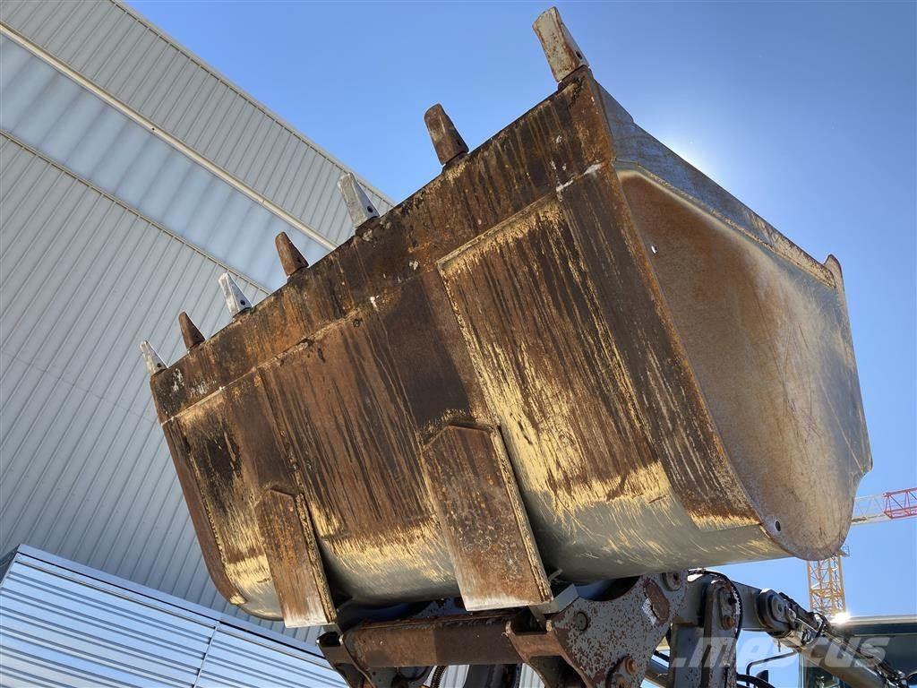 Liebherr L 546 Pale gommate