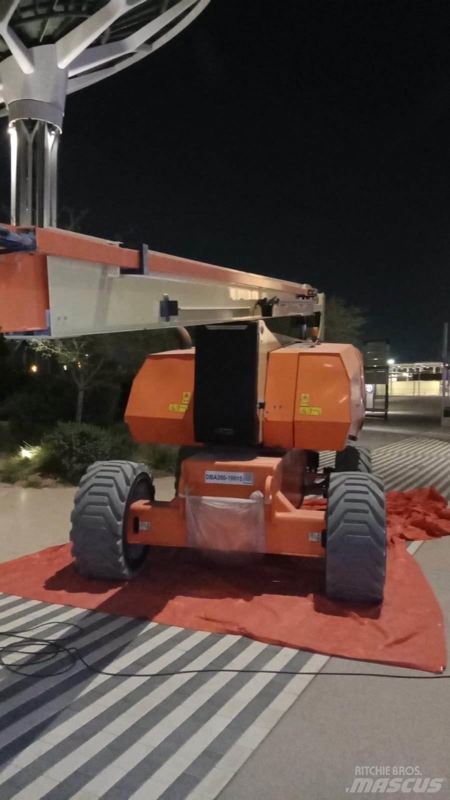 JLG 800AJ Piattaforme a braccio articolato