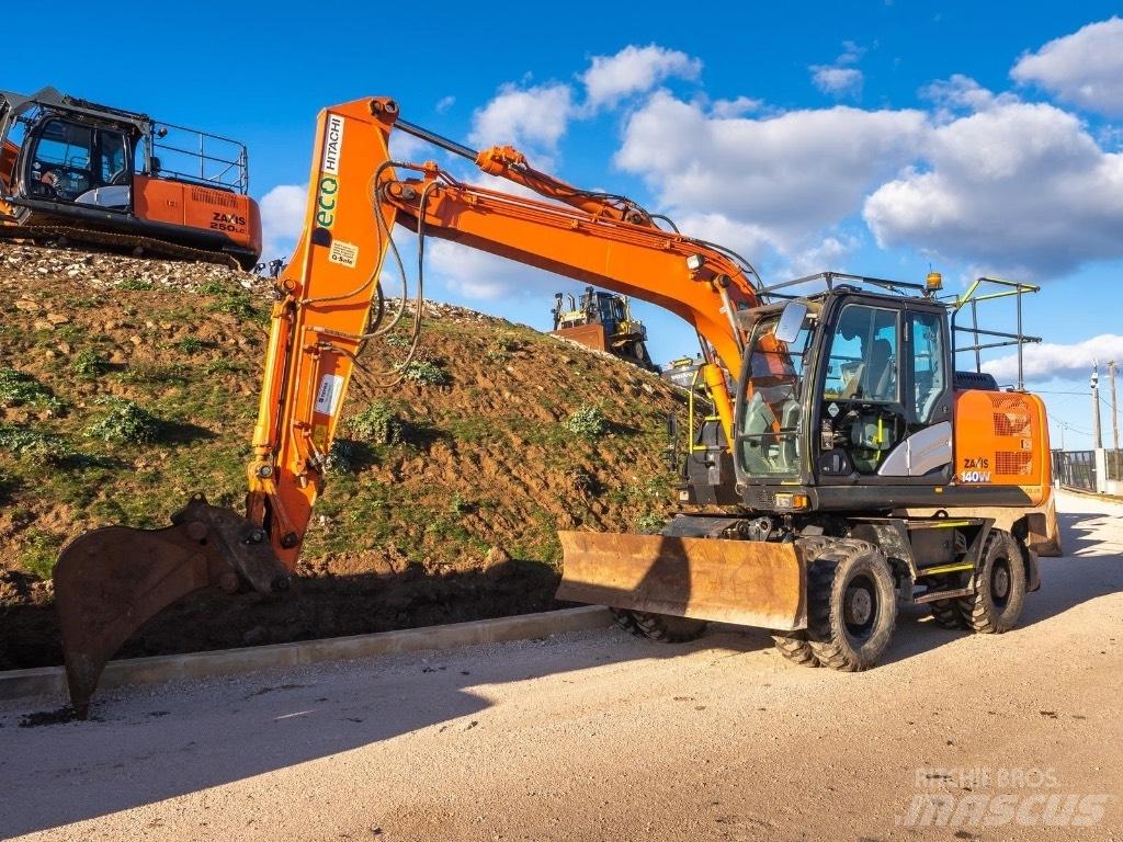 Hitachi 140W Escavatori gommati