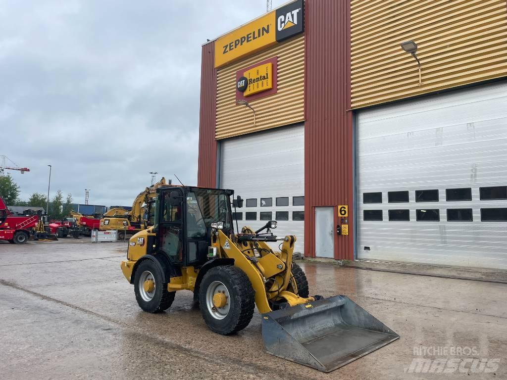 CAT 906 M Pale gommate