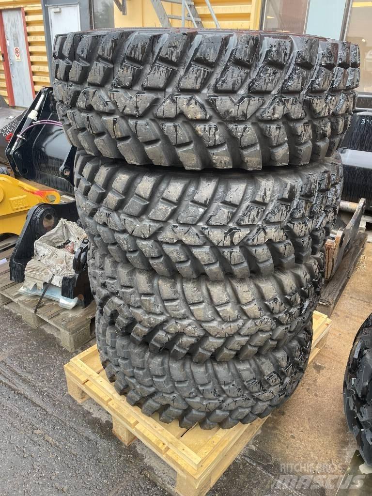 CAT 906 M Pale gommate