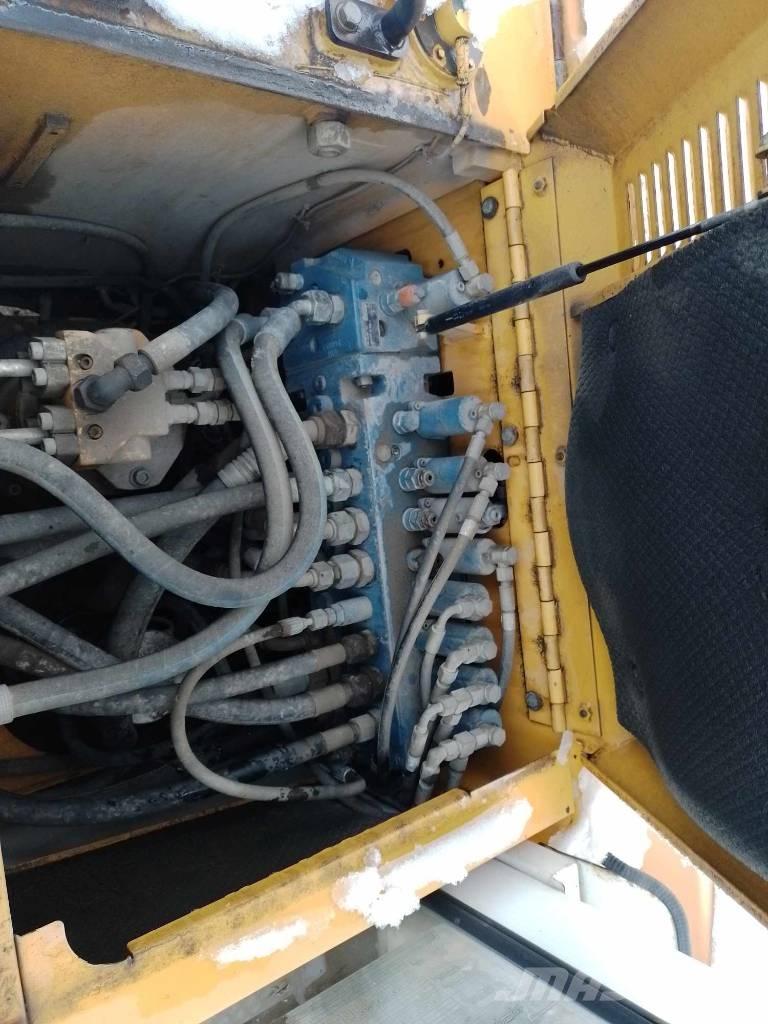 Liebherr A 308 Escavatori gommati