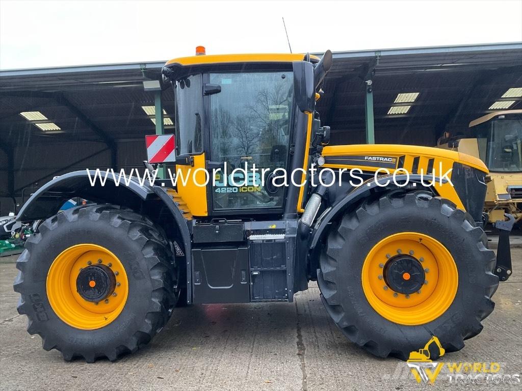 JCB Fastrac 4220 Trattori
