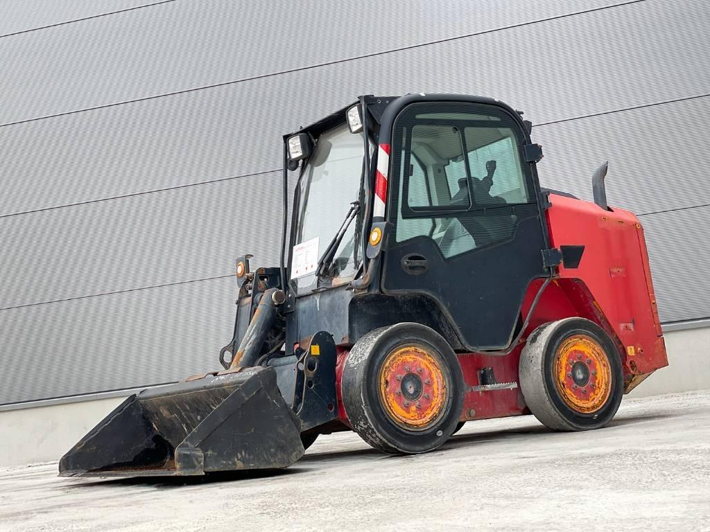 JCB R260 Mini Pale Gommate