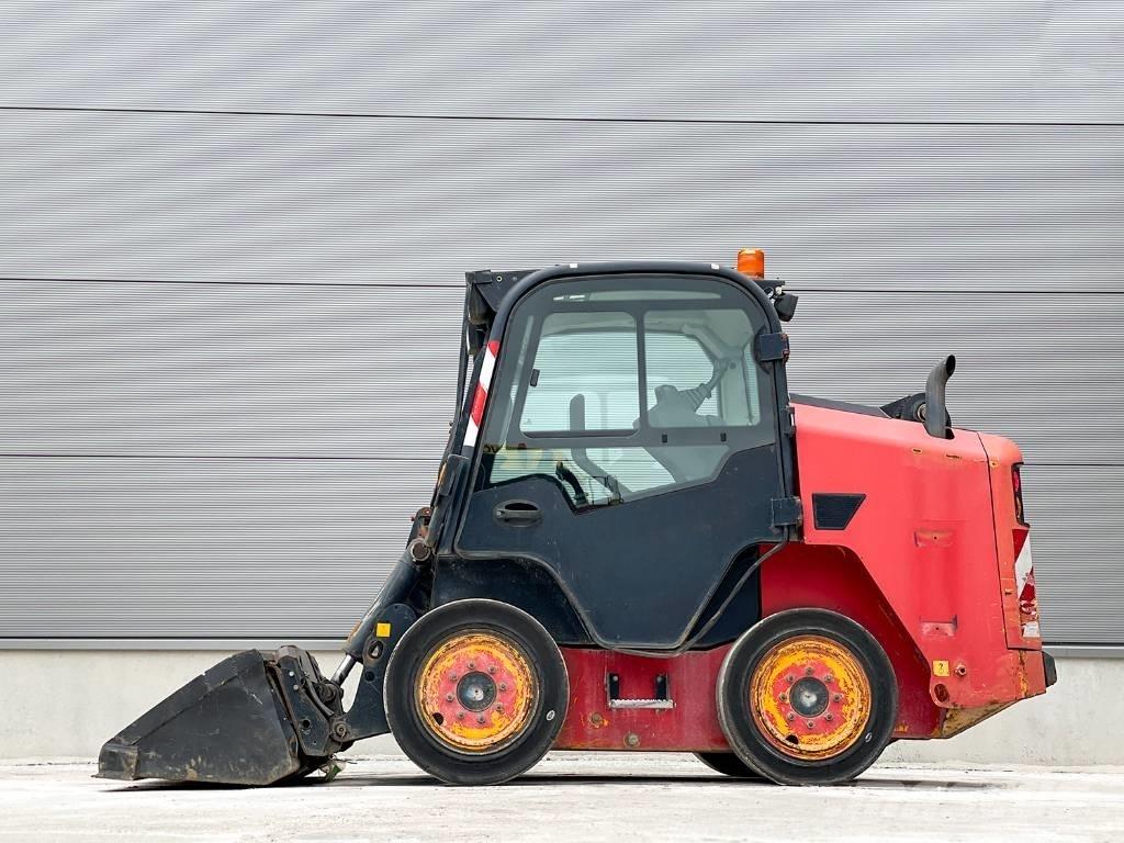 JCB R260 Mini Pale Gommate