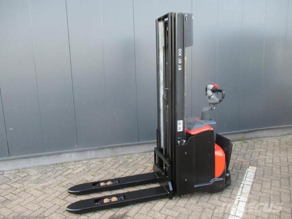 Toyota SWE 120L Transpallet uomo a terra