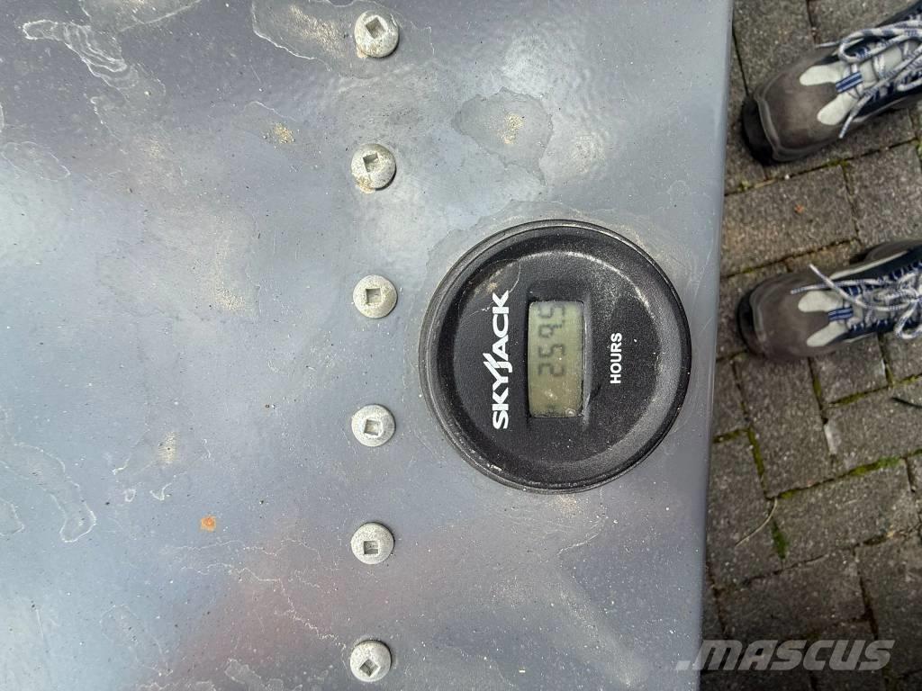 SkyJack SJ 3219 Piattaforme a pantografo