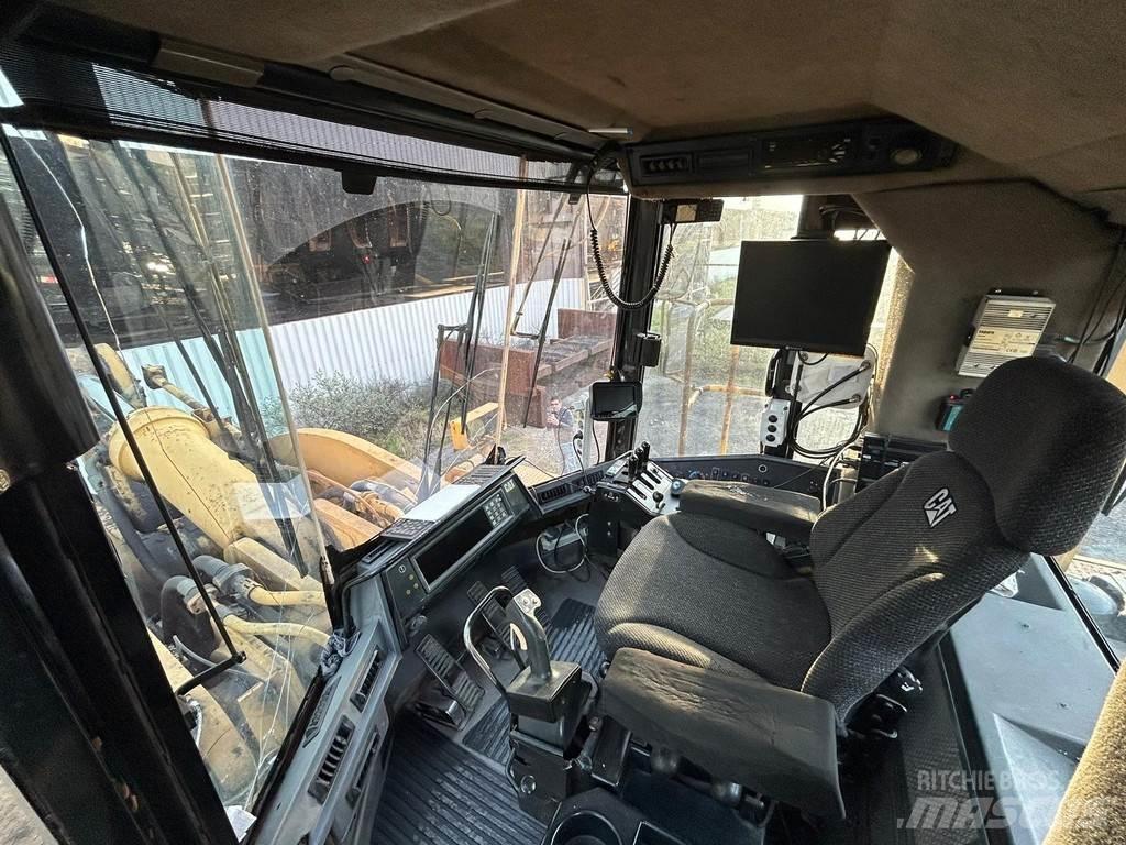 CAT 990 Pale gommate
