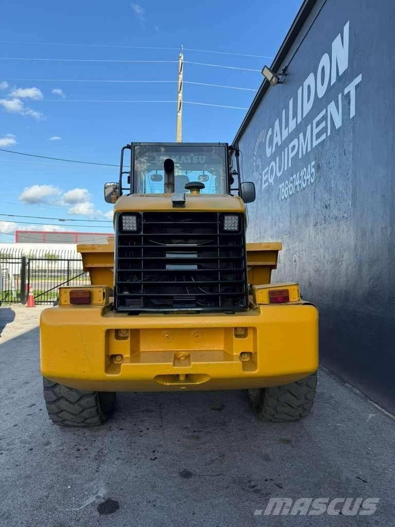 Komatsu WA 320-5L Pale gommate