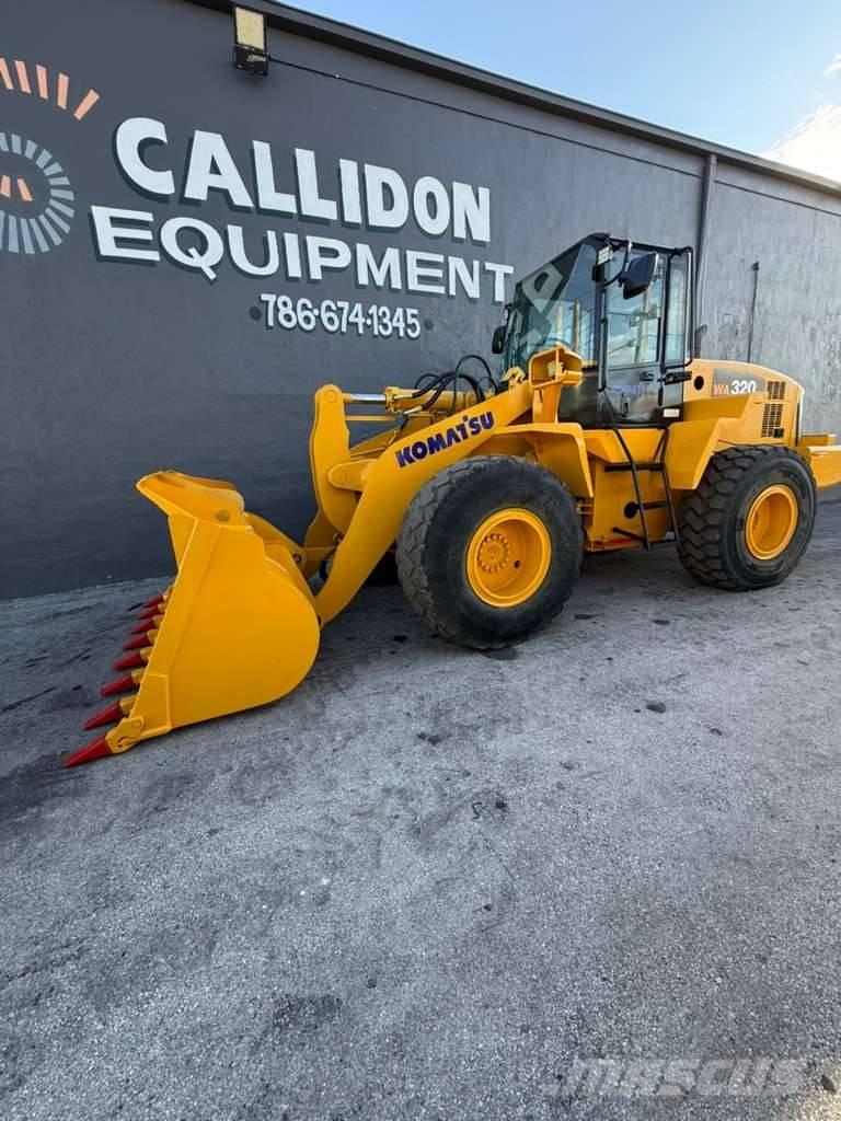 Komatsu WA 320-5L Pale gommate