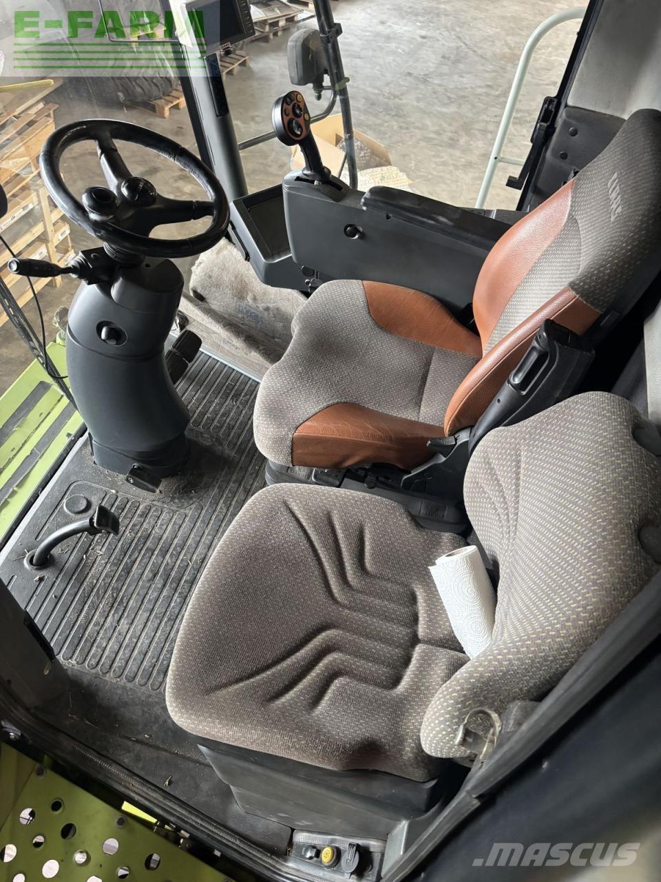 CLAAS lexion 520 Mietitrebbiatrici