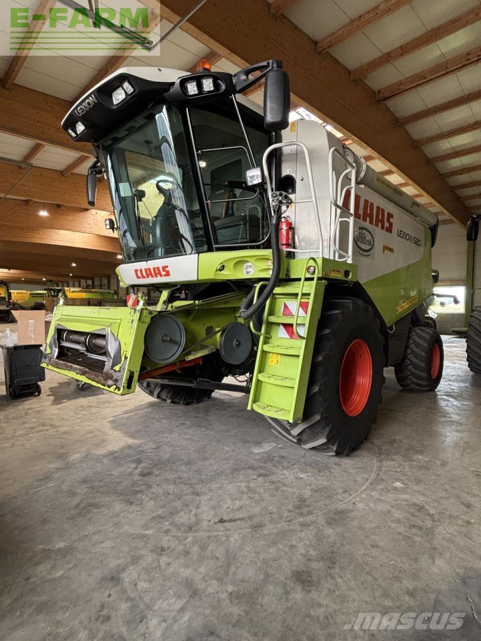 CLAAS lexion 520 Mietitrebbiatrici
