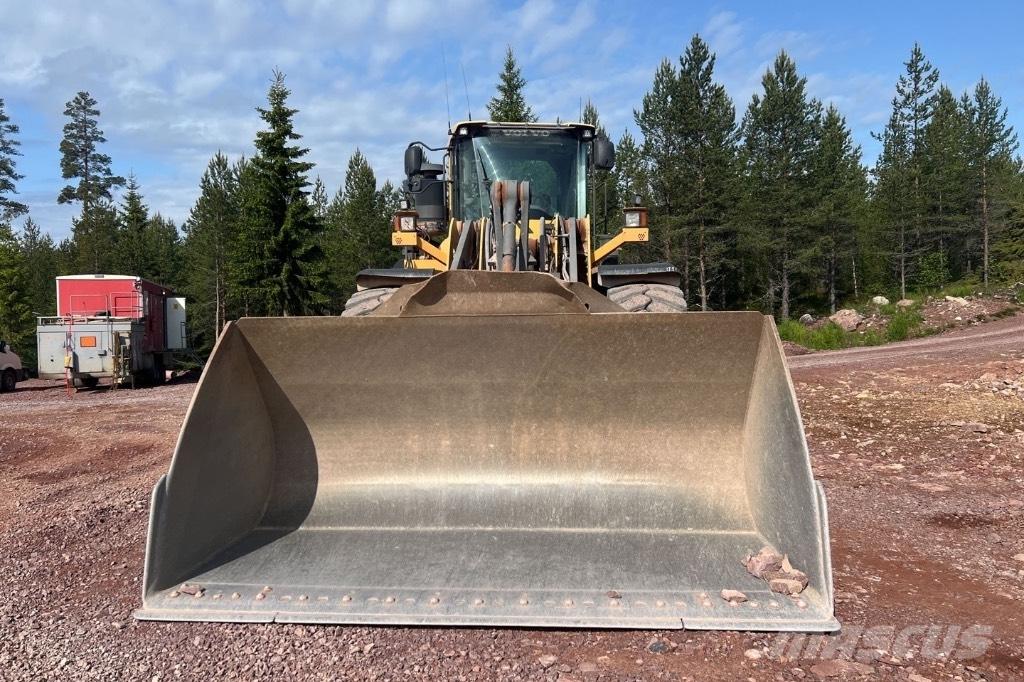 Volvo L 180 G Pale gommate