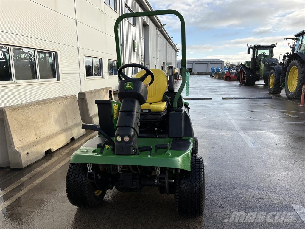 John Deere 1570 Trattorini tagliaerba
