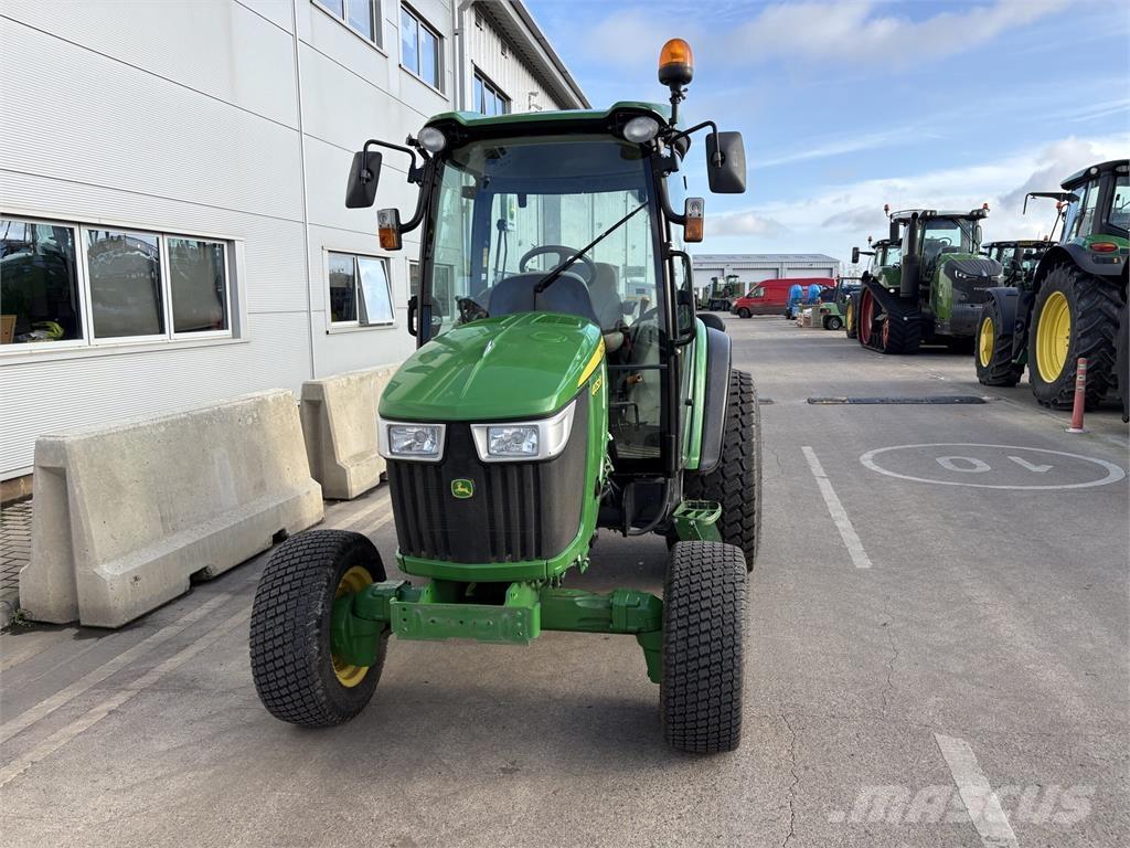 John Deere 4052R Trattori compatti