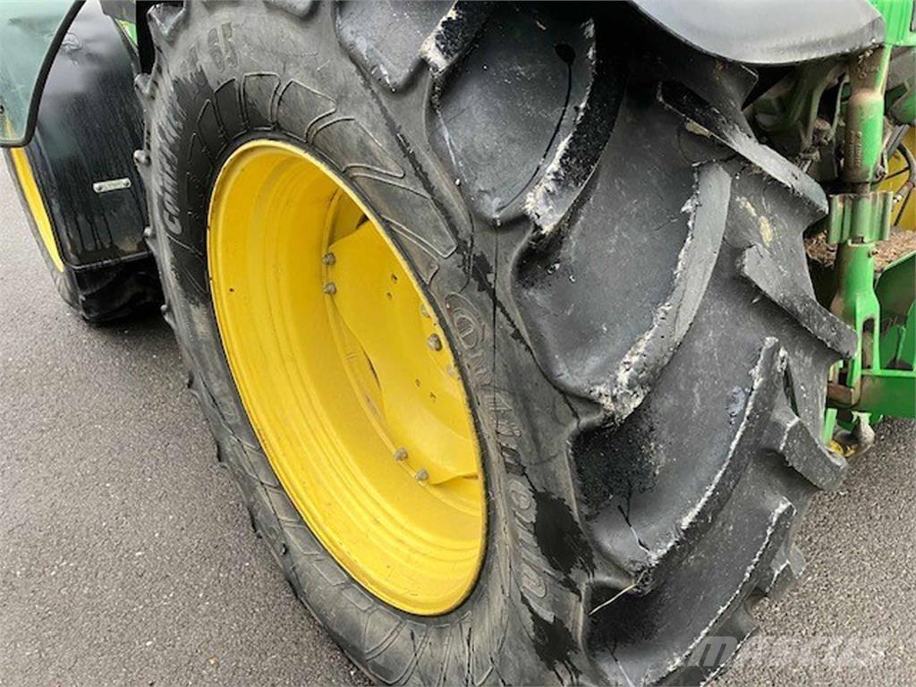 John Deere 5115M Trattori