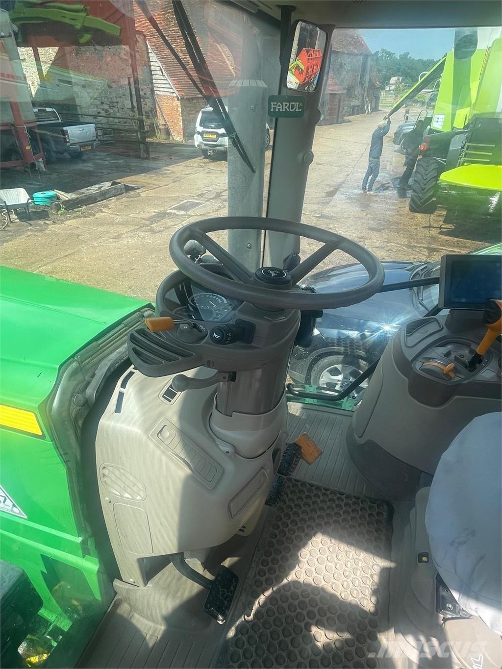 John Deere 6155R Trattori