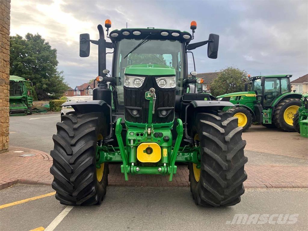 John Deere 6215R Trattori