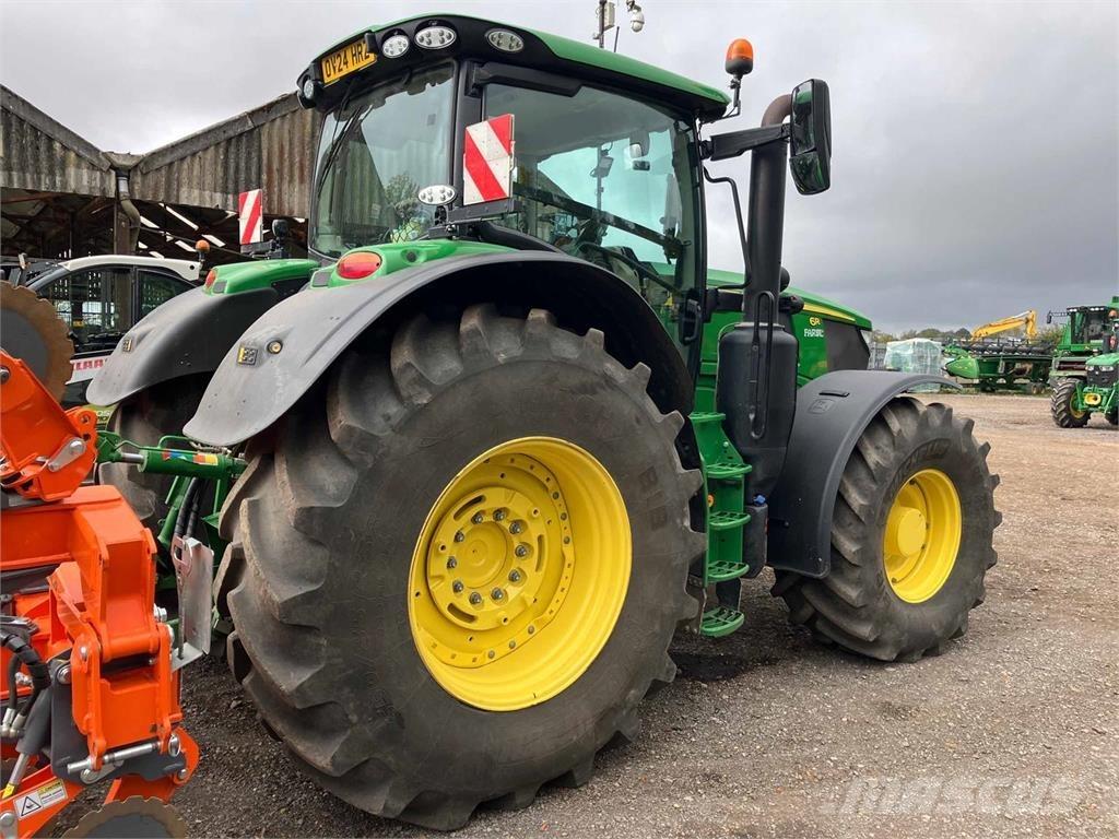 John Deere 6R 215 Trattori