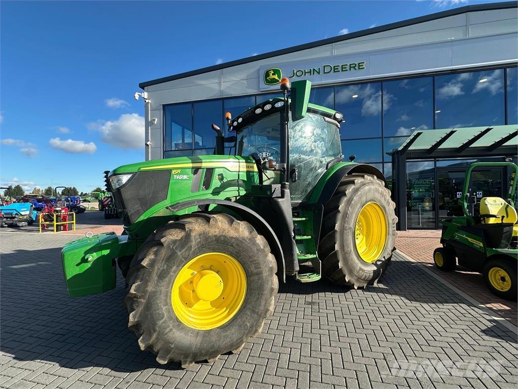John Deere 6R 215 Trattori
