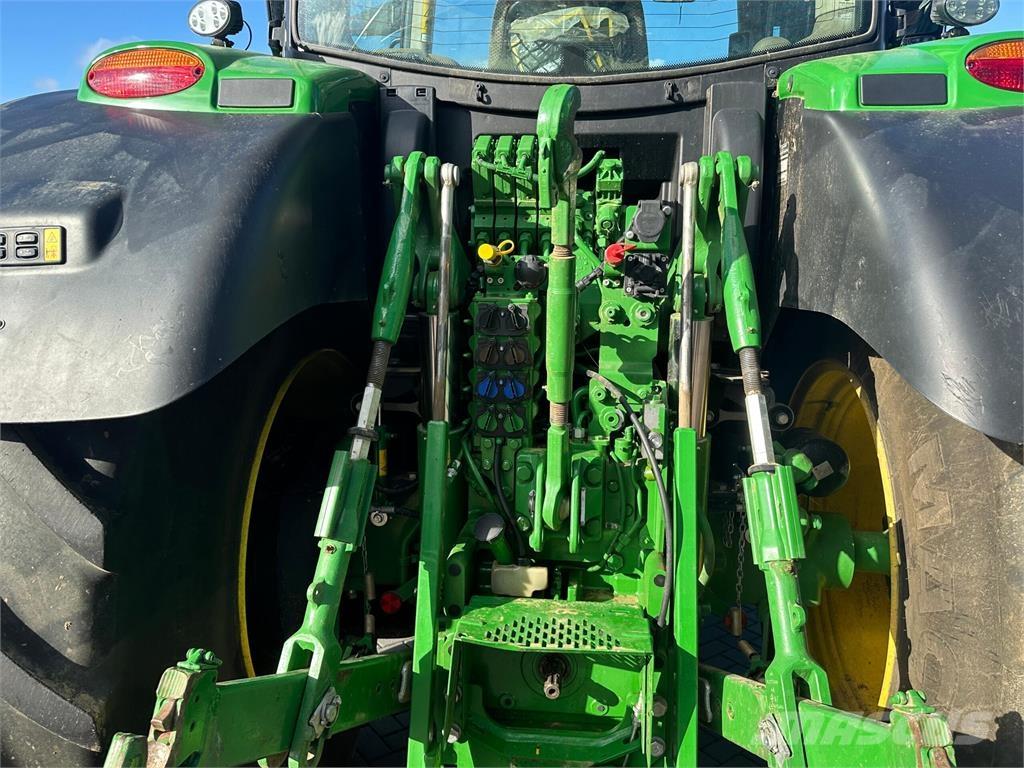 John Deere 6R 215 Trattori