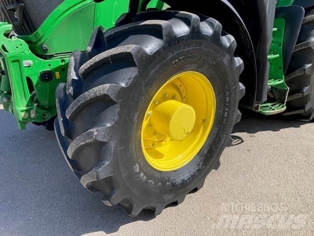 John Deere 6R 215 Trattori