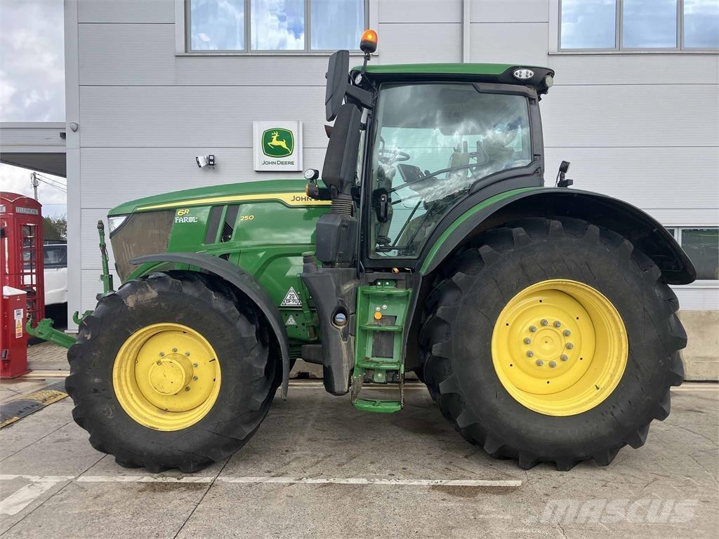 John Deere 6R 250 Trattori