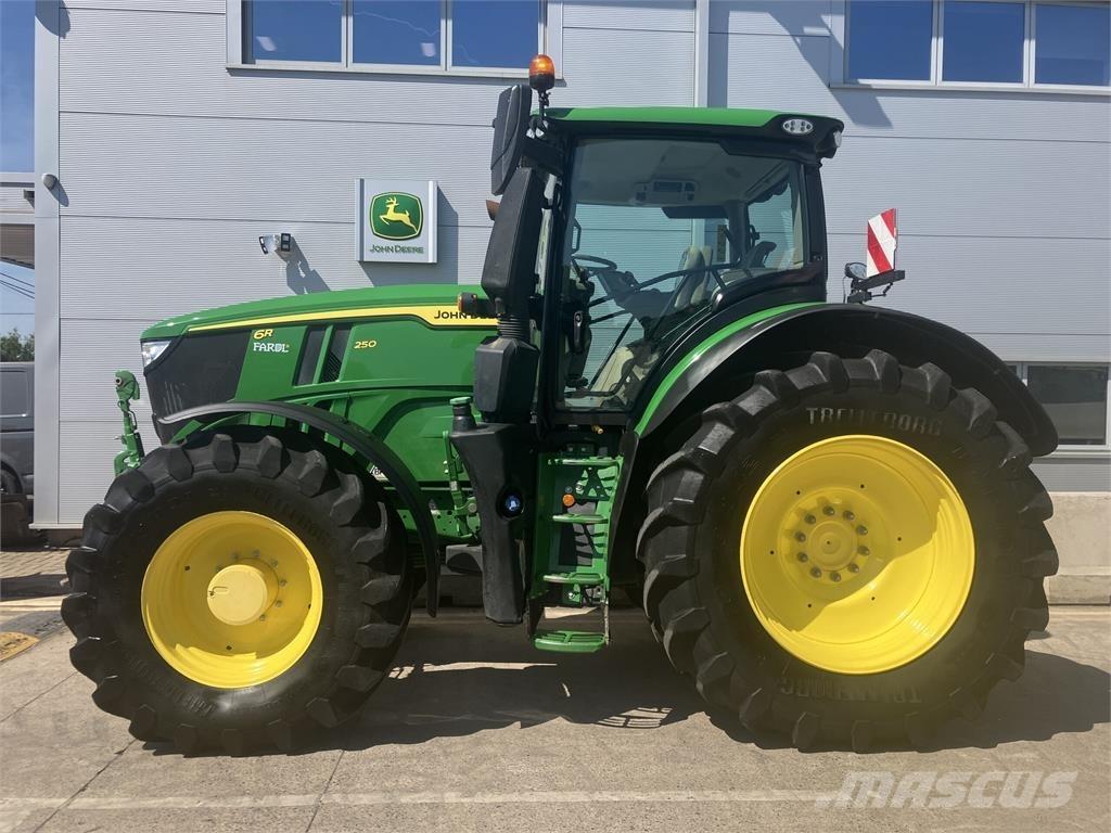 John Deere 6R 250 Trattori