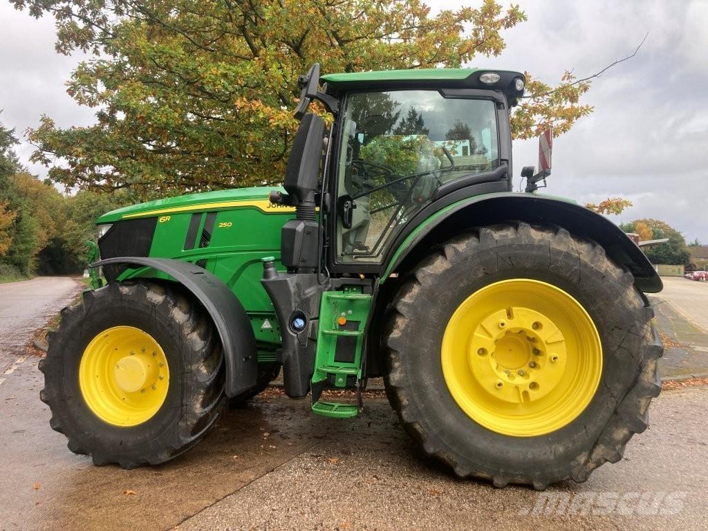 John Deere 6R 250 Trattori
