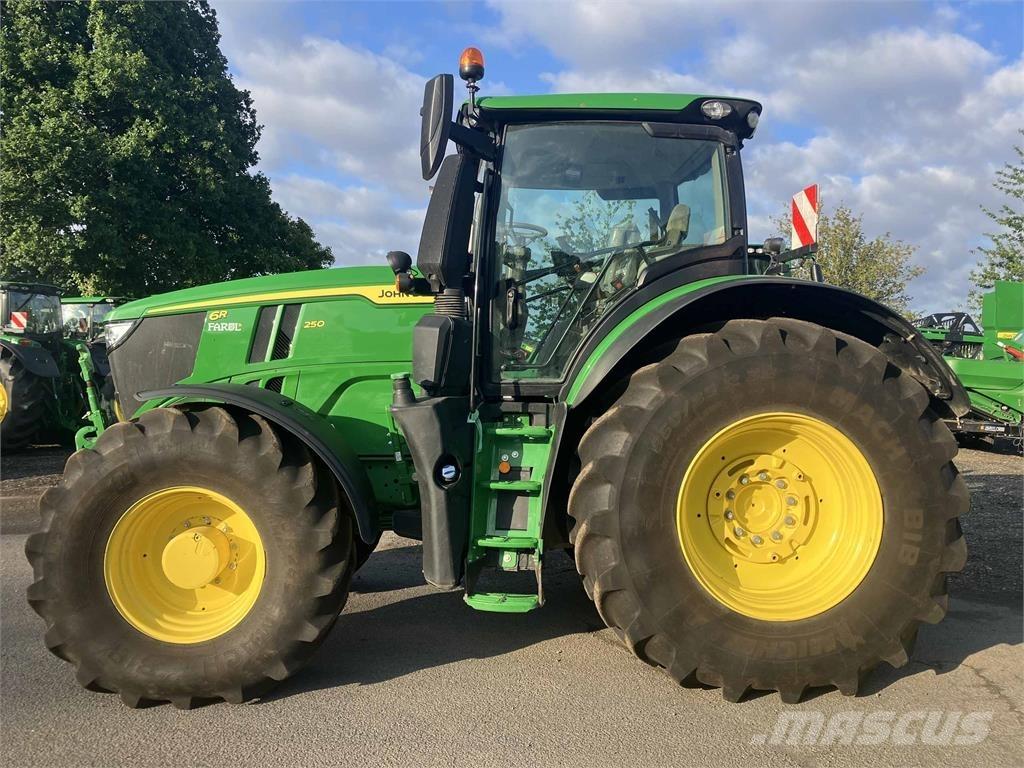 John Deere 6R 250 Trattori