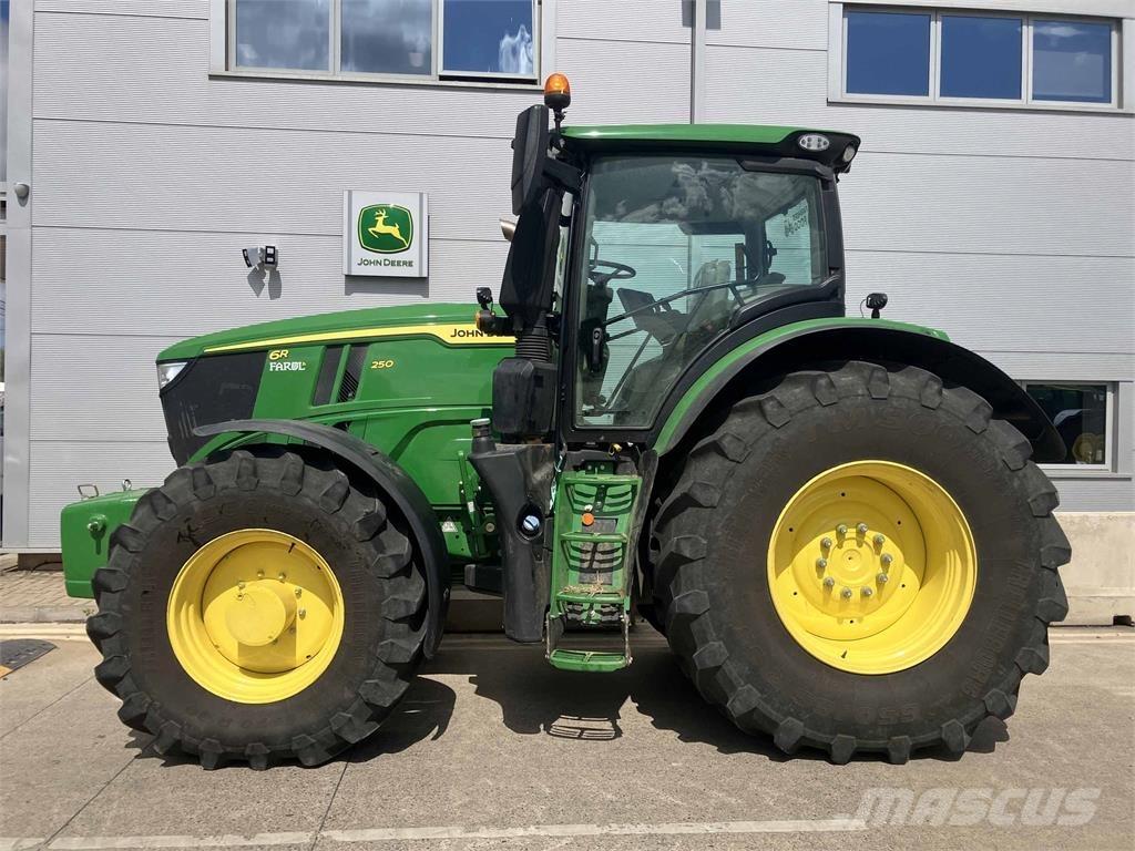 John Deere 6R 250 Trattori
