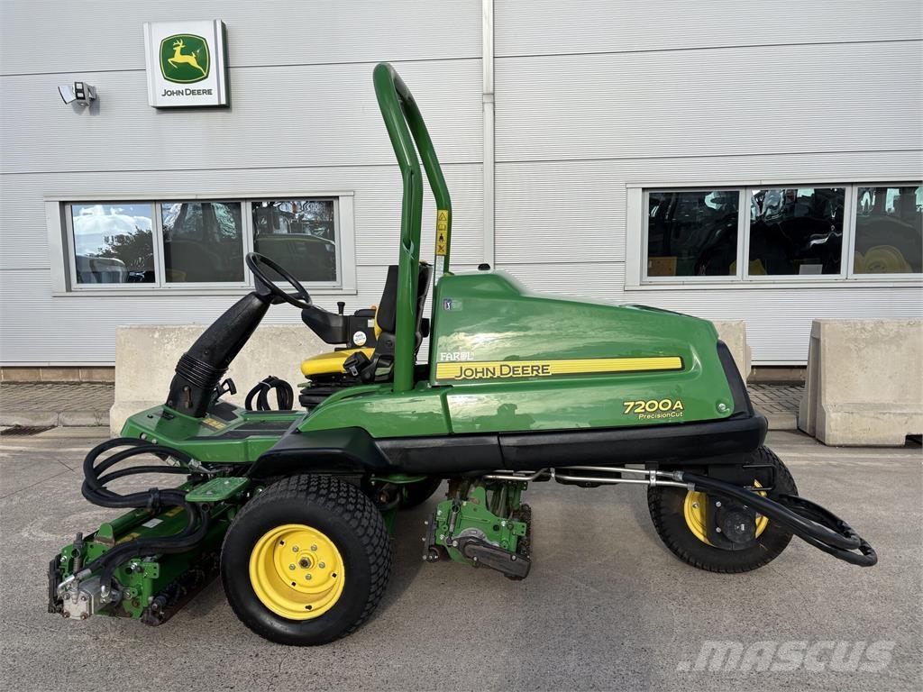 John Deere 7200A Tosaerba a spinta