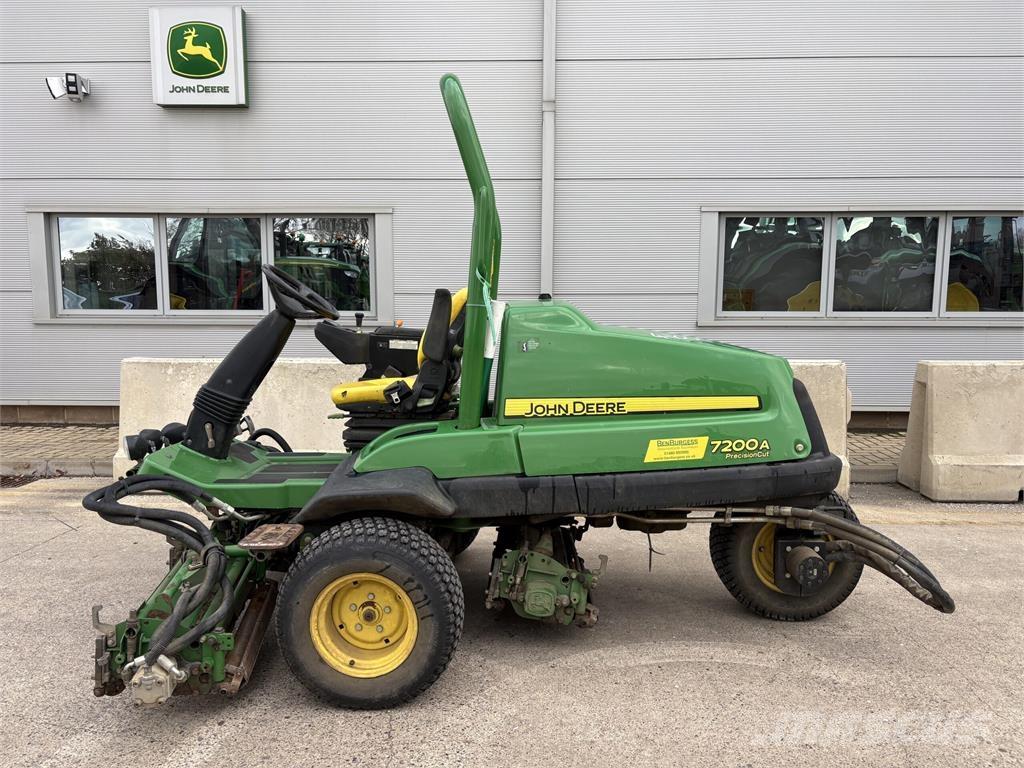 John Deere 7200A Tosaerba a spinta