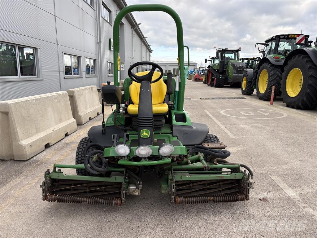 John Deere 7200A Tosaerba a spinta