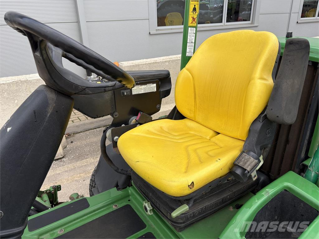 John Deere 7200A Tosaerba a spinta