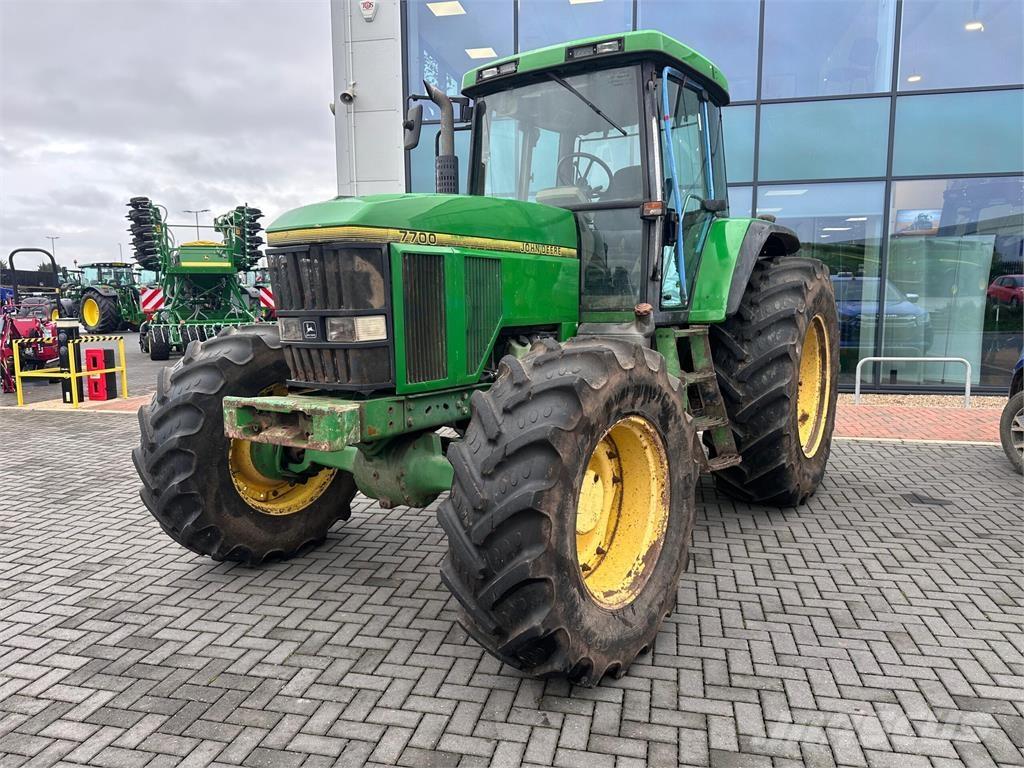 John Deere 7700 Trattori